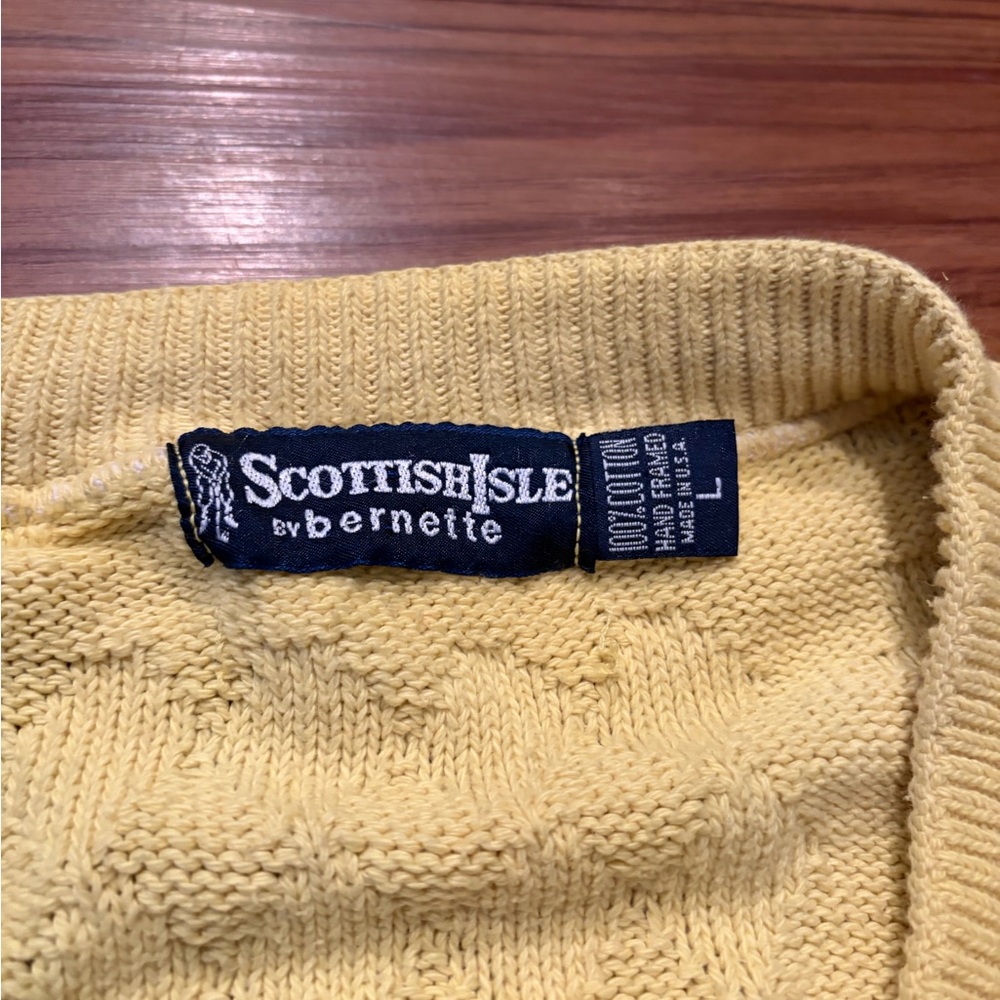 Vintage Golf 90’s knit Textured Yellow V-Neck Sweater Preppy - Picture 3 of 5